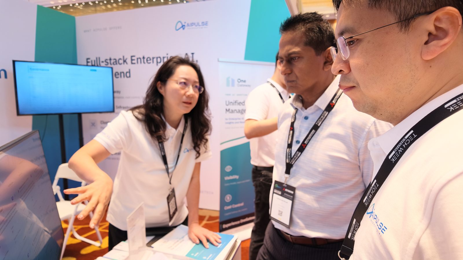 A OneGateway walkthrough at the booth